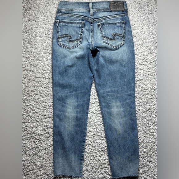 Silver Jeans Blue Capris Distressed Style - Picture 5 of 5